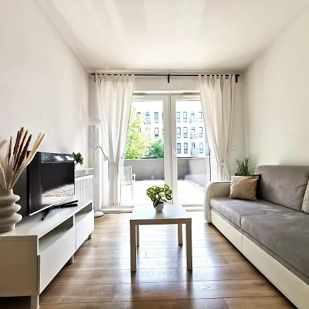 Matejki ~ Self Check-in 24 ~ Parking