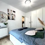 Matejki ~ Self Check-in 24 ~ Parking * Wrocław