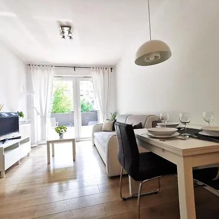 Matejki ~ Self Check-in 24 ~ Parking Apartment Wroclaw